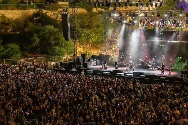 חוצות היוצר2. סוכנו הצילום שמואל כהן_640x426