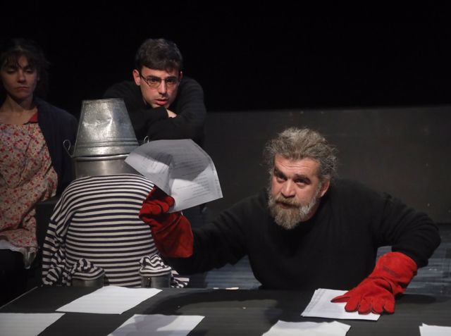 ההצגה "מטומטם כמו המלט" תעלה ב 4 באפריל בתיאטרון מיקרו.
