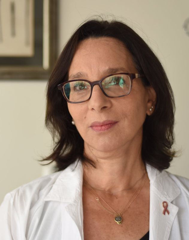פרופ' תניר אלוייס, מנהלת מערך השד והמחלקה לכירורגיית שד במרכז הרפואי הדסה