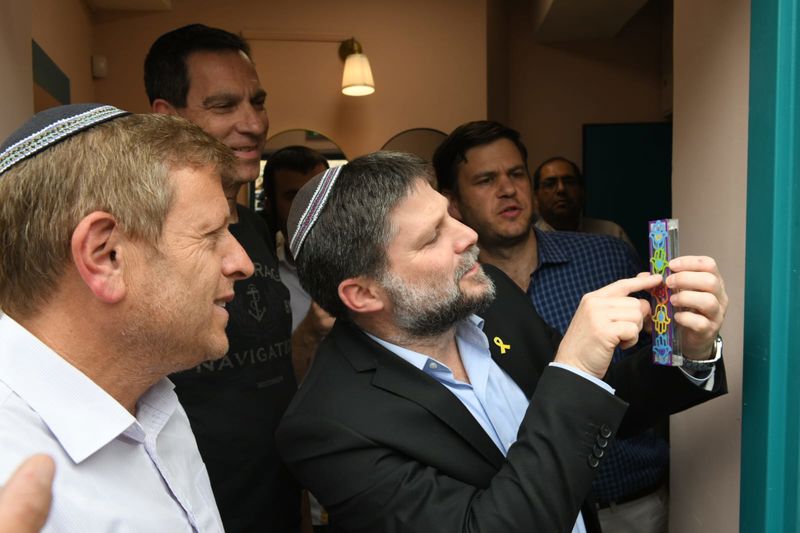 שר האוצר בטקס לקביעת המזוזה וחנוכת משכנו החדש שלתיאטרון אספקלריא בגן הפעמון
