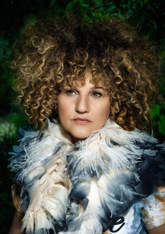 אנשי המוסיקה - קרולינה צילום גבריאל בהרליה