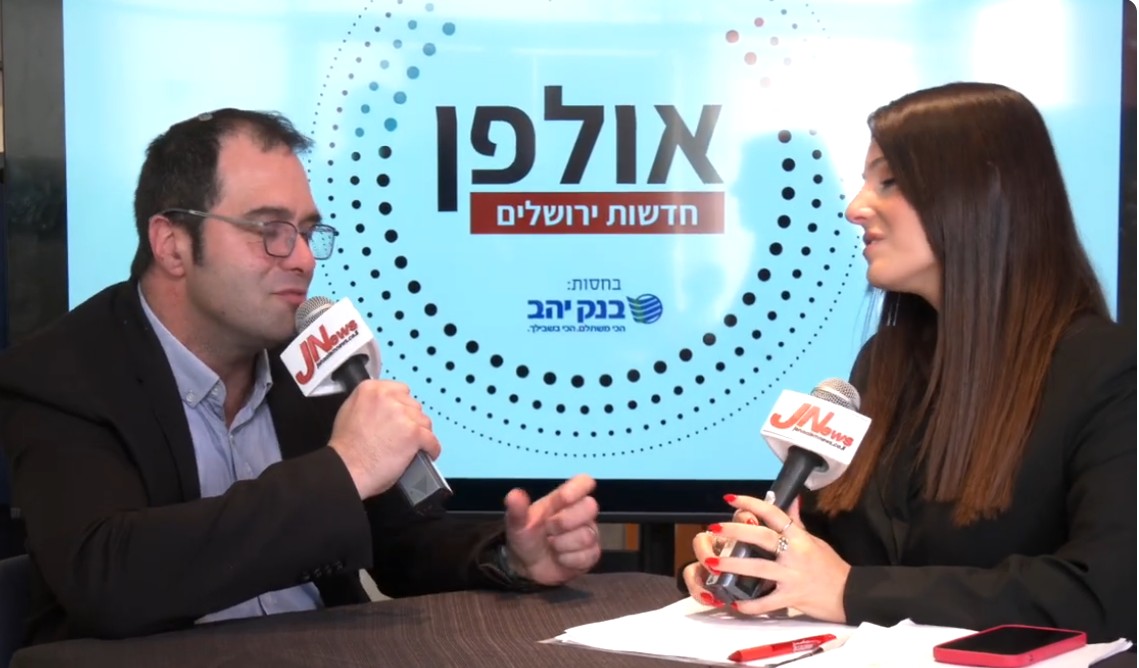 באולפן עם נטלי רותם, דניאל רואש, ראש תחום אינדיקטורים כלכליים באגף עסקים-כלכלה בלמ"ס