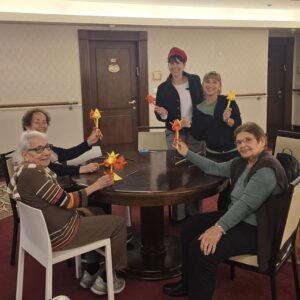 נעה פסטרנק-ברדוגו מנכ"לית מגדלי הים התיכון ודיירות הבית במהלך מבצע שאגת הארי