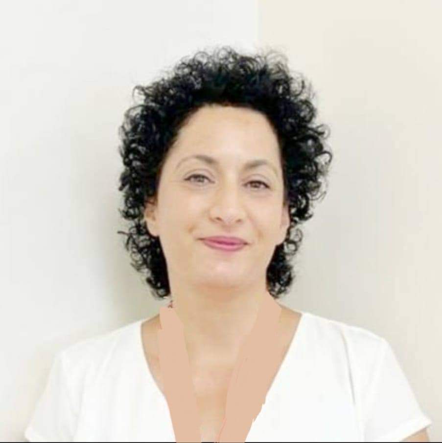 רינה יצחקוב (מתווכת... קצת אחרת)
