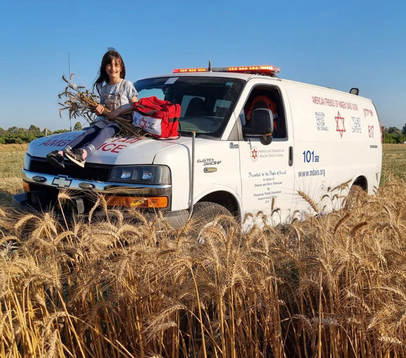 אמבולנס בשדרות מד"א בשדות. צילום דוברות מדא