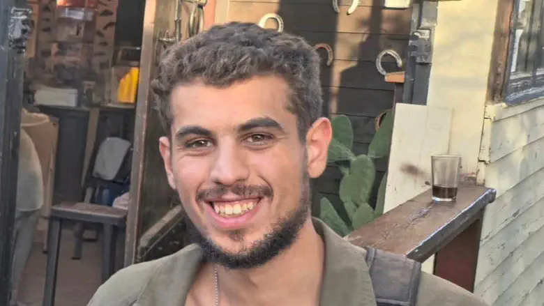 בני משפחה, חברים לנשק, תושבי מרחב ירושלים ובנימין ומאות מוקירי זכרו מלווים אותו בדמעות בדרכו האחרונה. נוה חבשוש הי"ד