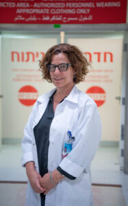 פרופ' תמר פרי, צילום אבי חיון