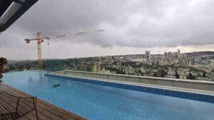 עסקת ענק בבני בתירא