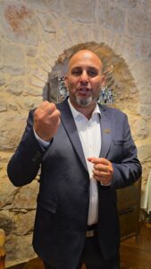 מייסד החברה והבעלים, אמיר קסיס, סיפר על הדרך הארוכה שהובילה לרגע הפתיחה בבירה