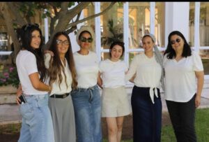 שש מתוך עשרים תומכות הלמידה שפתחו את שנת הלימודים כמורות ומחנכות: מימין - תמר יוסף, מורן לוי, לימור בלילי, שירן פורת, ישראלה ווקנין, עדי בן דוד. צילום: מכללת דוד ילין