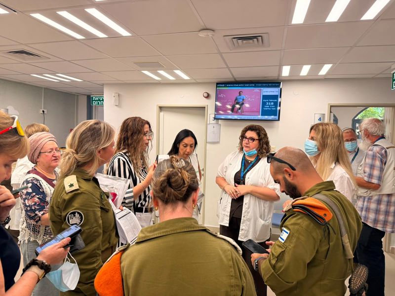 מתרגלים טב״ק במרכז רפואי כללית יהלום במעלה אדומים.