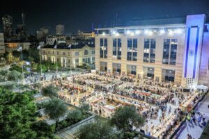 בין התאריכים 16–18 בספטמבר בכיכר ספרא יריד "הלב עם המילואימניקים"
