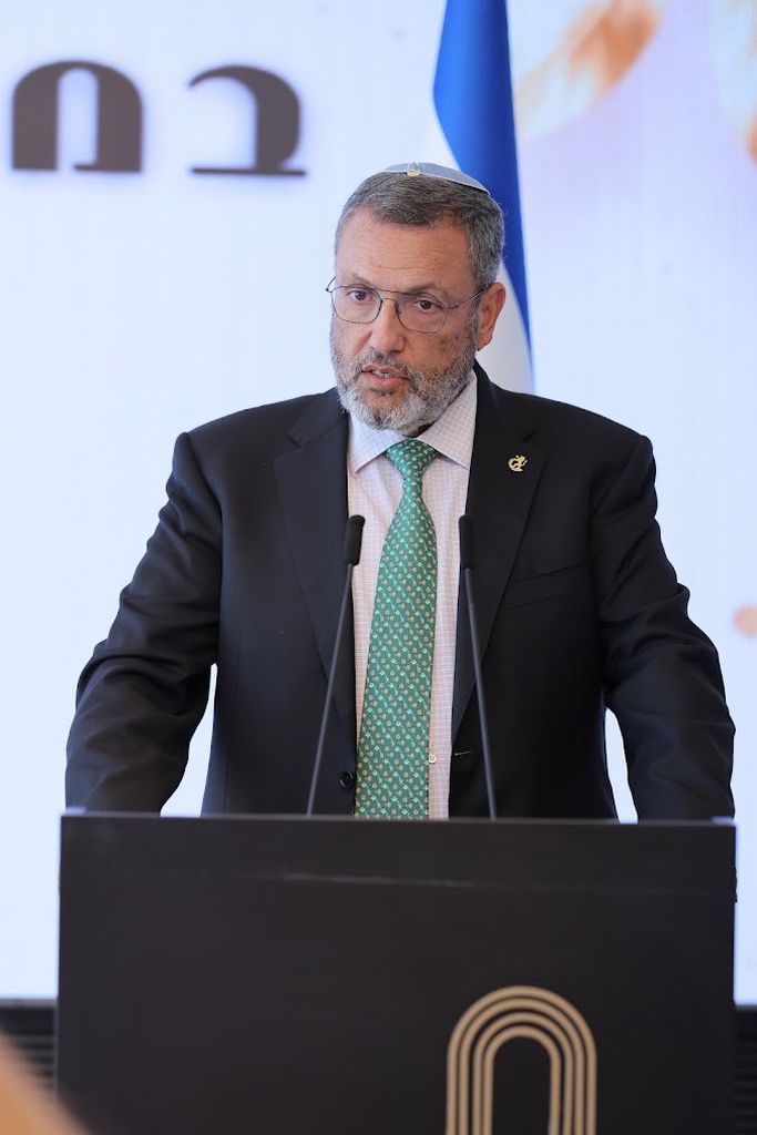 ראש העיר, משה ליאון,  "המחשבה שהורה מוציא בבוקר ילד להסעה, ובסוף ראש העיר מקבל אולי שני וואטסאפים -זה דבר לא מובן מאליו.